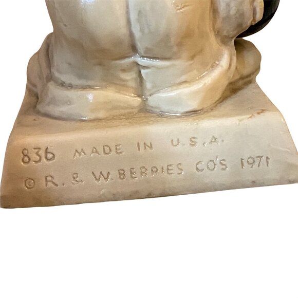 Vintage 1971 R. & W. Berries Co. Bowling Figurine "Old Bowlers Never Die" Cerami - Picture 3 of 3